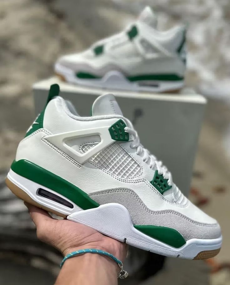 Air Jordan 4 X Nike SB " Pine Green "
