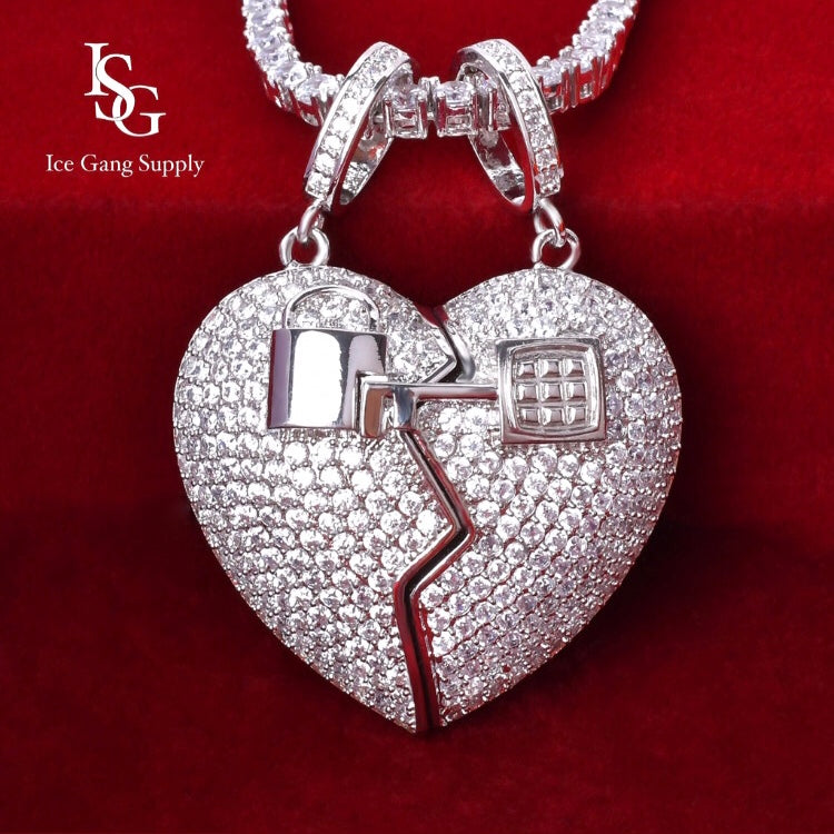 Brocken Lock Heart / Pingente Cravejado