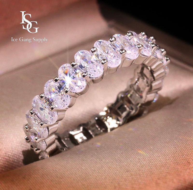 Trendy Ring  / Anel Cravejado Delicado