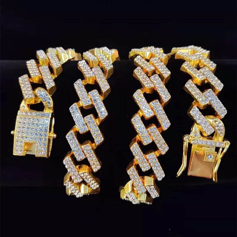 Prong Link |  Corrente Cravejada