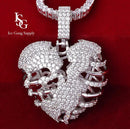 Broken heart with bones / Pingente Cravejado